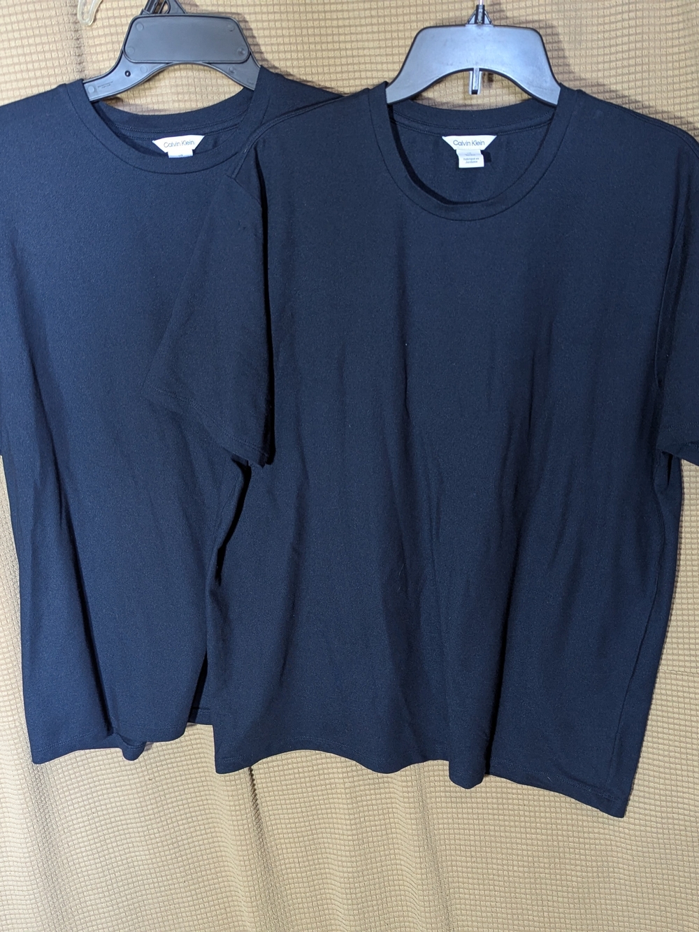 Calvin Klein Men’s Navy Blue Crew Neck T-Shirt